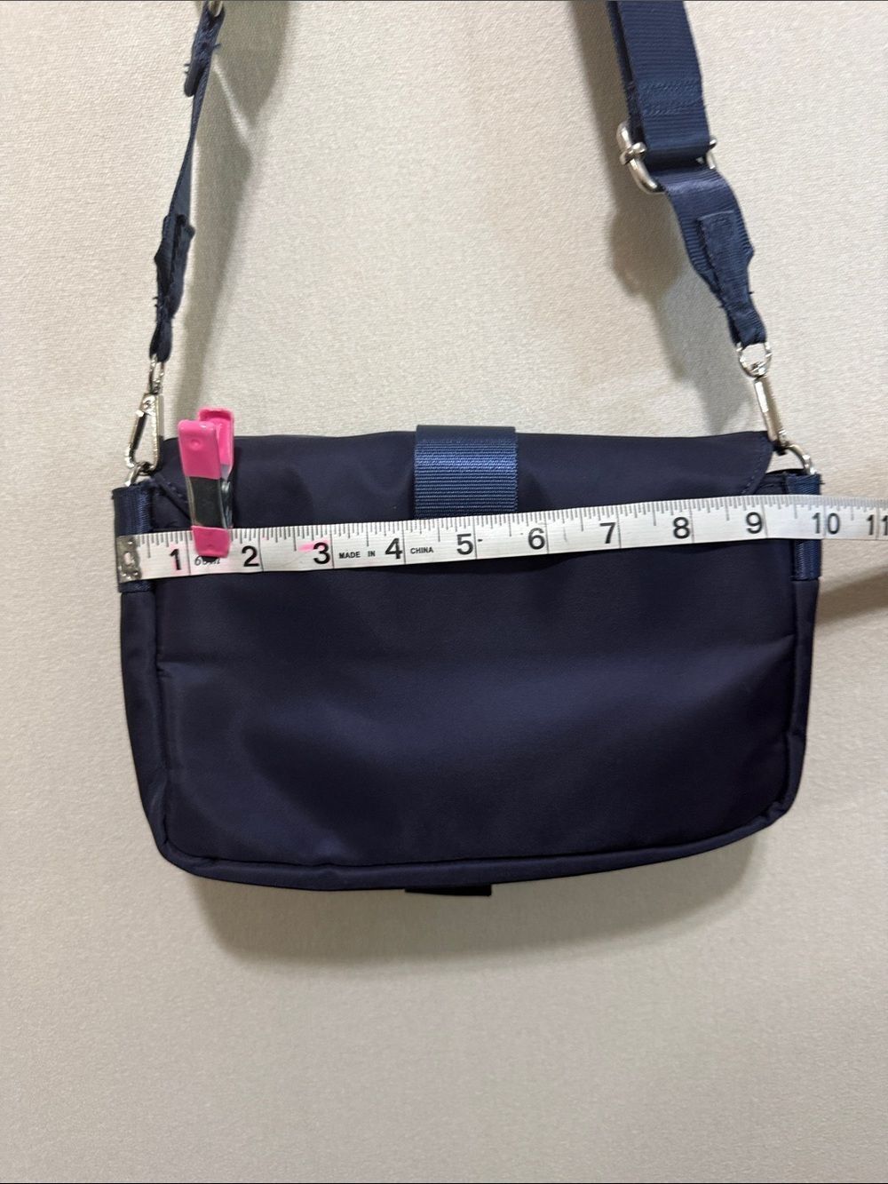 lululemon athletica 3L Navy Crossbody Bag with Silver Hardware - Picture 10 of 11